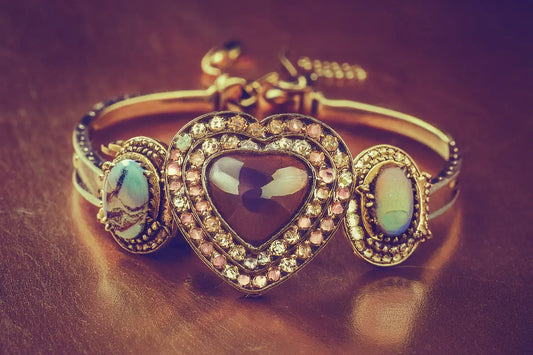 Top 10 jewellery trends for 2025 including statement earrings, layered necklaces, pearls, and gemstones