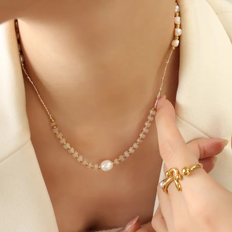 Modern Women’s Freshwater Pearl Necklace Gems Ritual