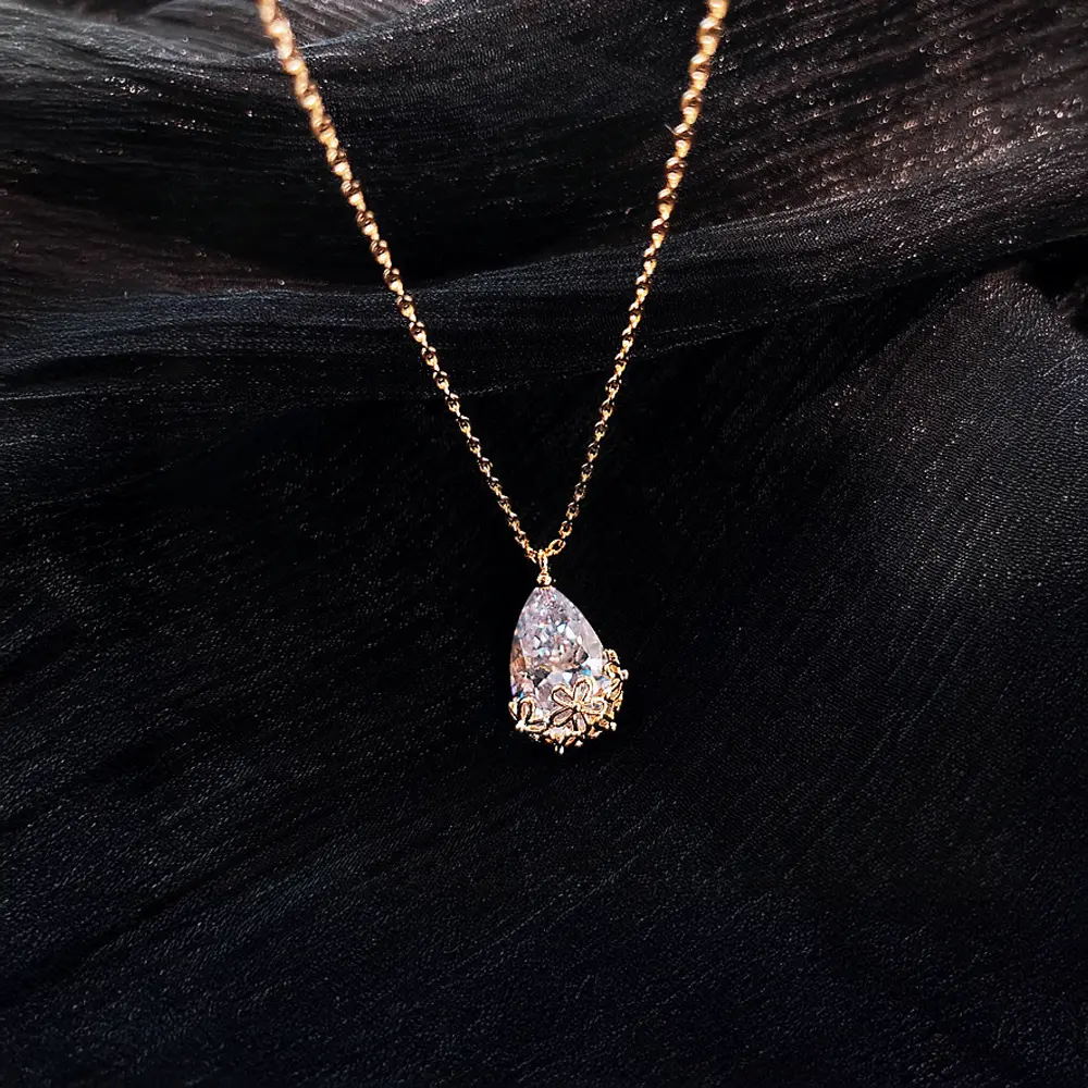 Diamond Water Drop Necklace – Elegant Teardrop Pendant for Women Gems Ritual