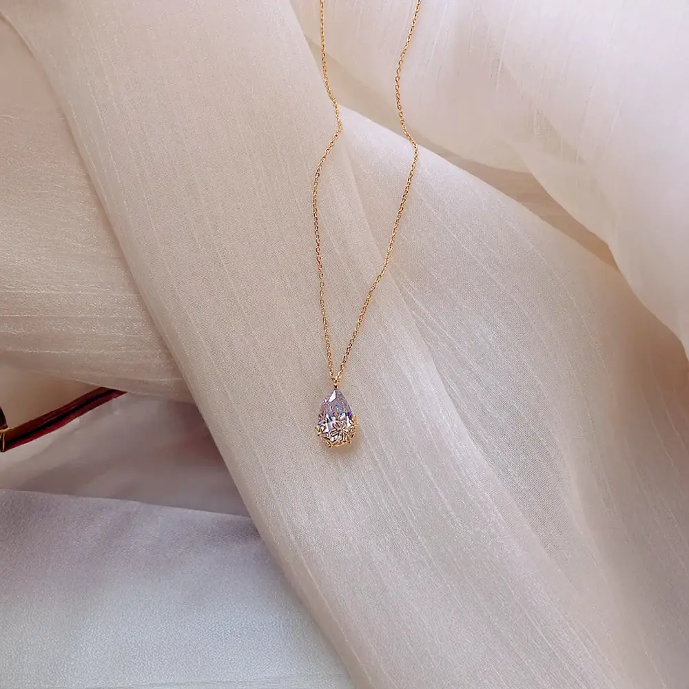 Diamond Water Drop Necklace – Elegant Teardrop Pendant for Women Gems Ritual