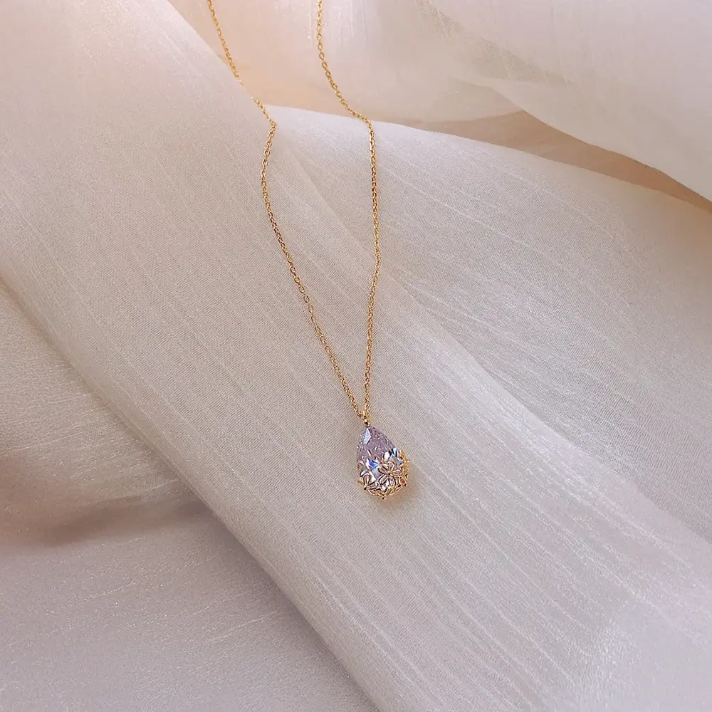 Diamond Water Drop Necklace – Elegant Teardrop Pendant for Women Gems Ritual